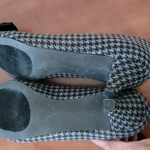 Metaphor Houndstooth Fabric Heels Size 10 - Picture 7 of 9